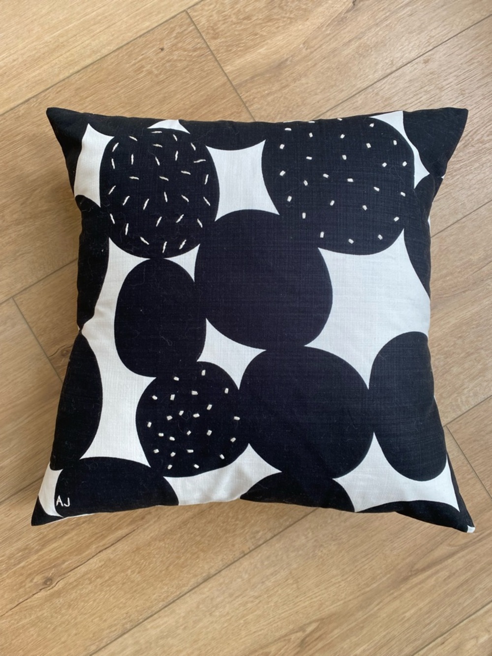 IKEA SANDSENAP Black & White Pillow Cover